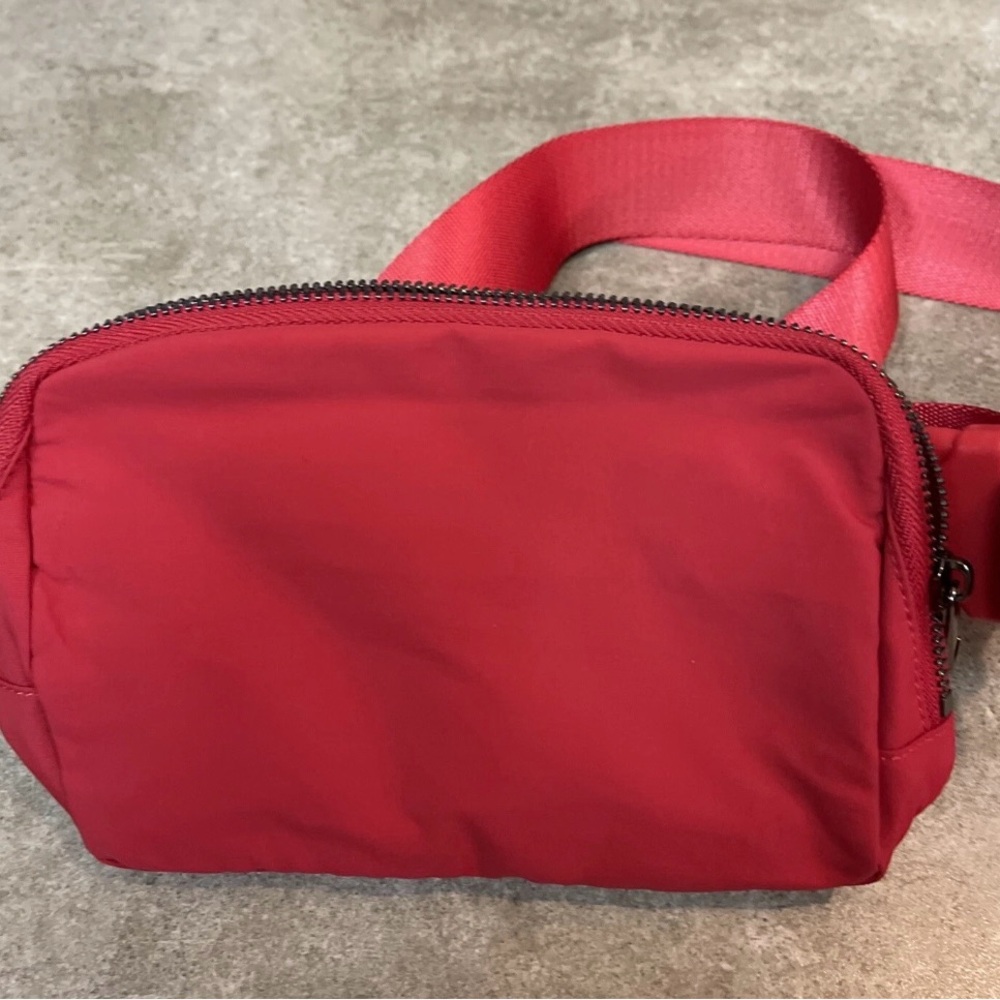 Plunder Design Fashion Trendy Red Belt Bag Fanny Pack On The Go Hand Free Wallet